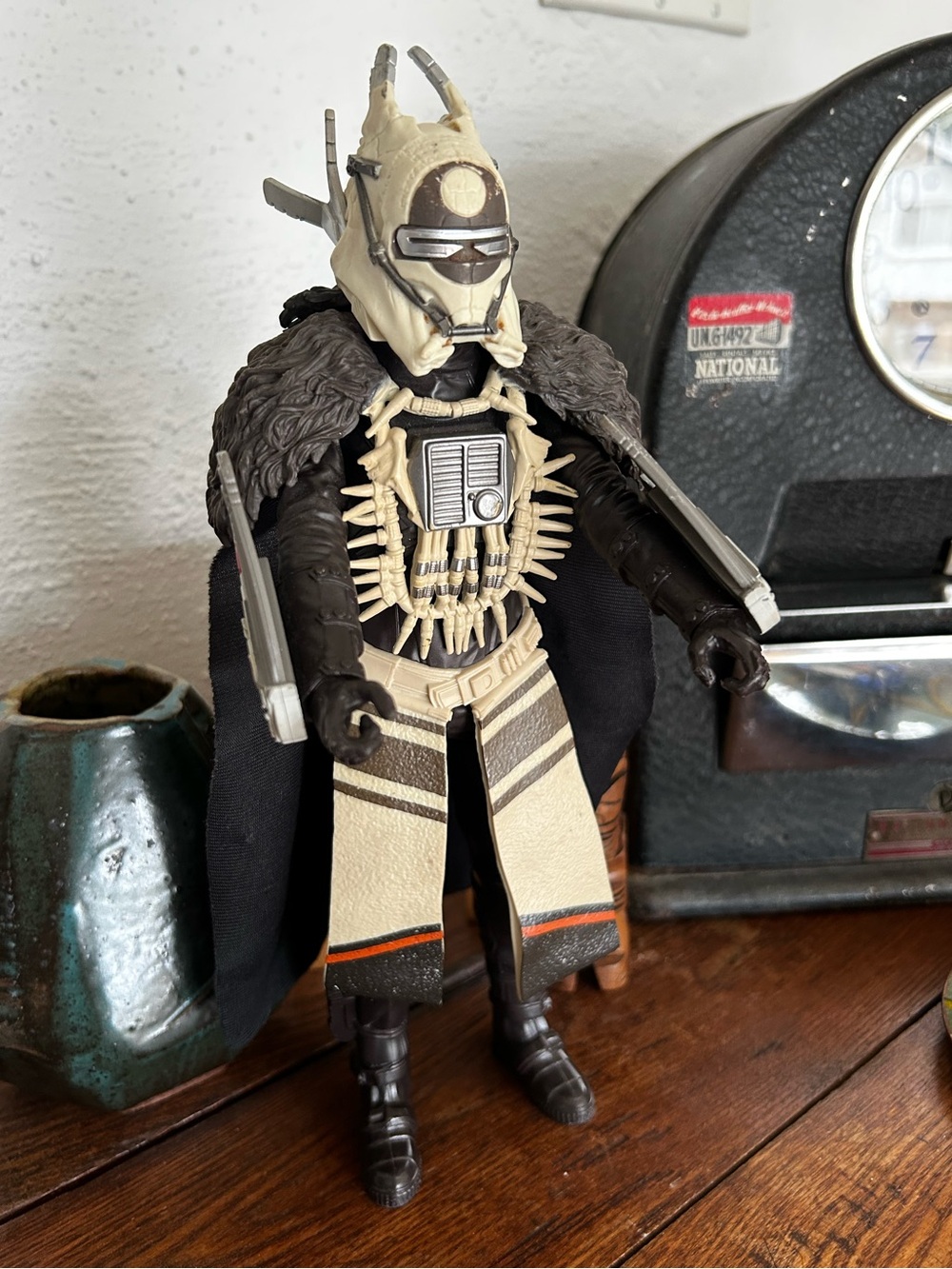 Figurine d'action de Enfys Nest, le personnage du film Solo : A Star Wars